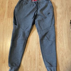Nike tech fleece joggers in granite heather grey